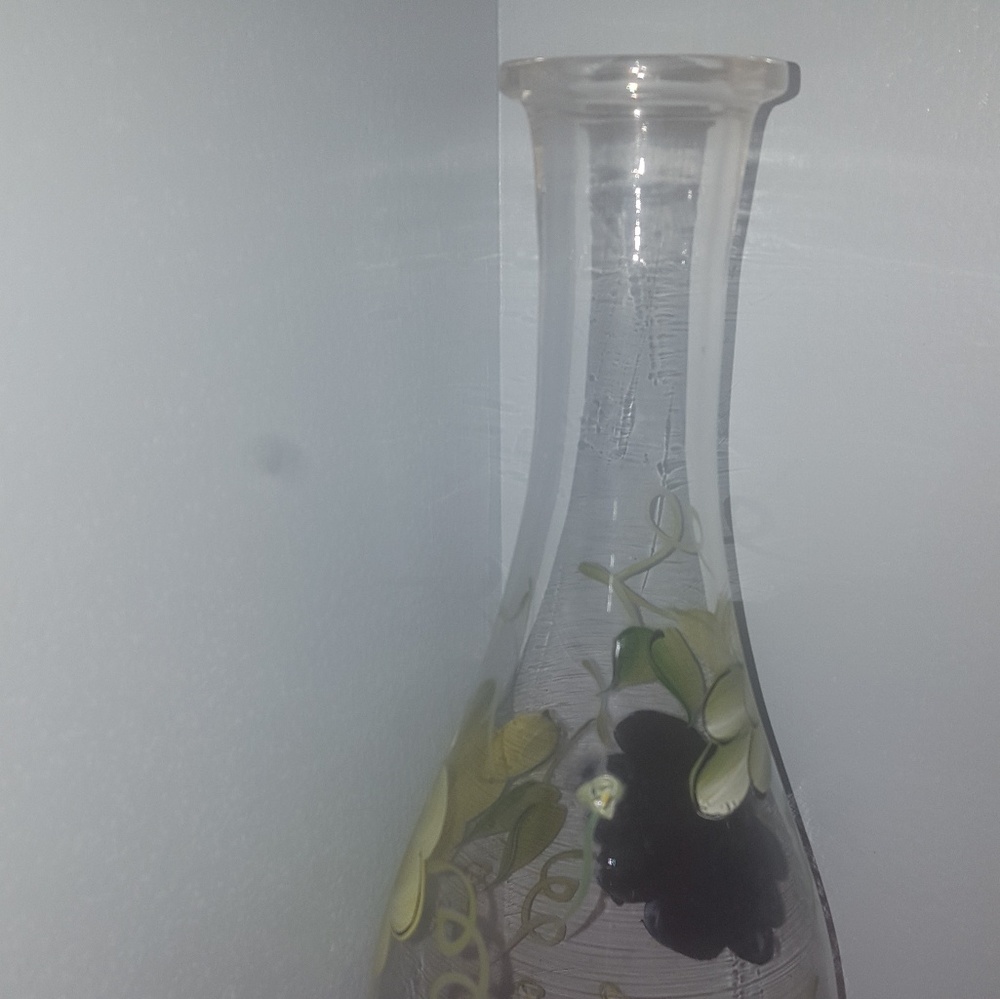 Grapevine Vase - Picture 3 of 6